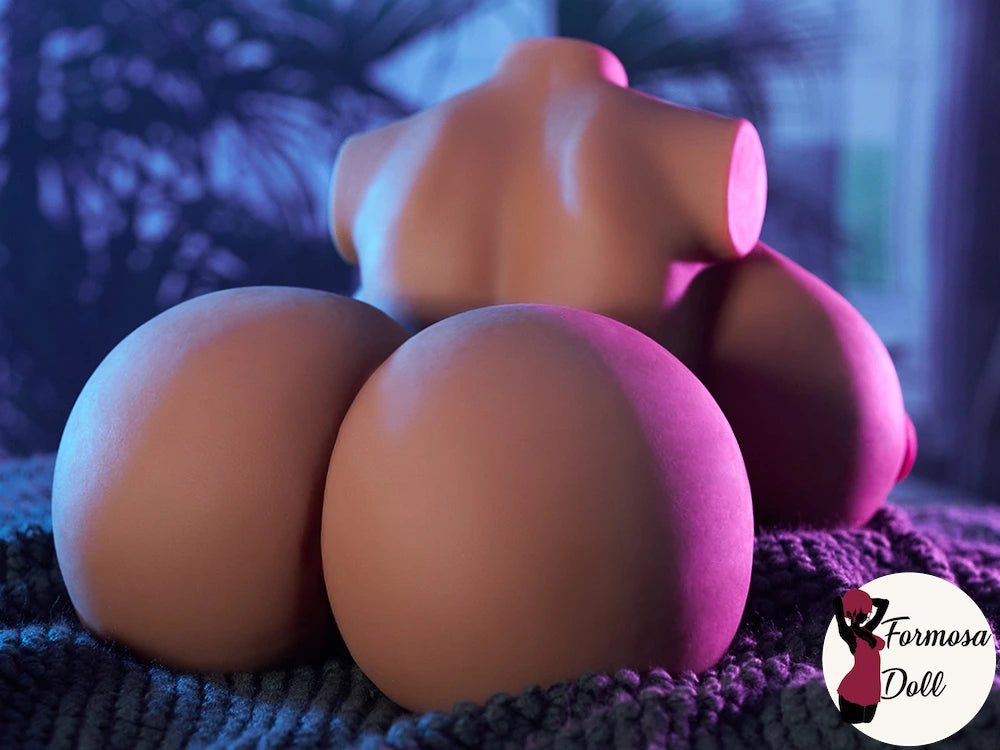 Tan Big Lucy 10,88 kg (23,99 lb) - Poupée sexuelle exotique avec torse bronzé et pénétration des tétons