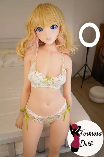 Komachi – Bambola Anime Bionda in STPE, Coppa B, 149 cm
